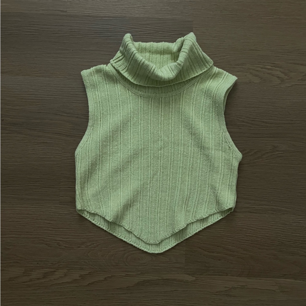 Le Lis Turtleneck Cropped Tank Sweater